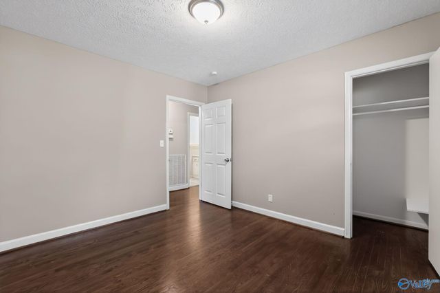 3802 NW Lakeview Drive NW, Huntsville, AL 35810