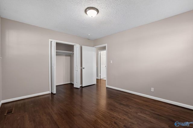 3802 NW Lakeview Drive NW, Huntsville, AL 35810