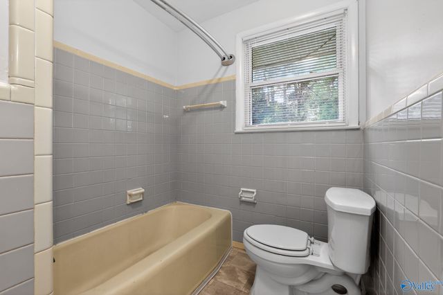 3802 NW Lakeview Drive NW, Huntsville, AL 35810