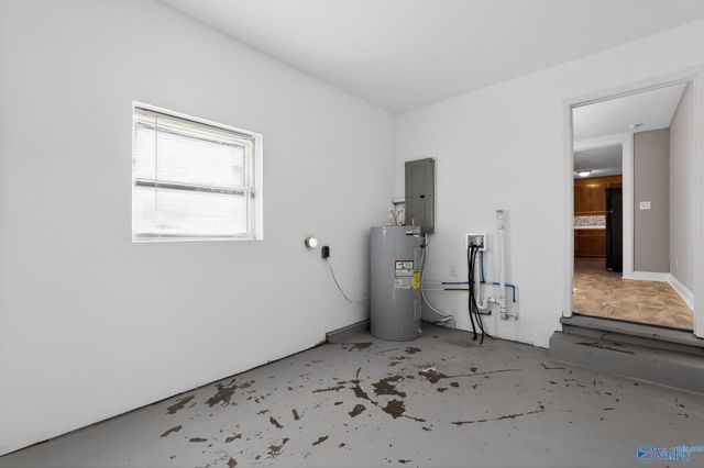 3802 NW Lakeview Drive NW, Huntsville, AL 35810