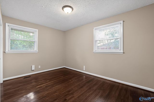 3802 NW Lakeview Drive NW, Huntsville, AL 35810