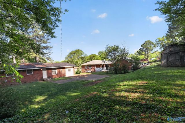 3802 NW Lakeview Drive NW, Huntsville, AL 35810