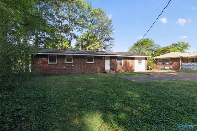 3802 NW Lakeview Drive NW, Huntsville, AL 35810