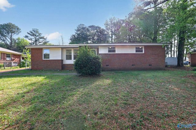 3802 NW Lakeview Drive NW, Huntsville, AL 35810