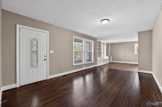 3802 NW Lakeview Drive NW, Huntsville, AL 35810