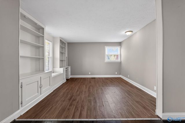 3802 NW Lakeview Drive NW, Huntsville, AL 35810