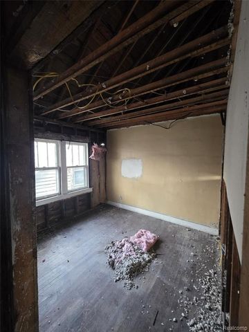 2575 Ashland Street, Detroit, MI 48215