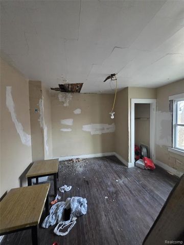 2575 Ashland Street, Detroit, MI 48215