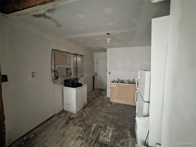 2575 Ashland Street, Detroit, MI 48215