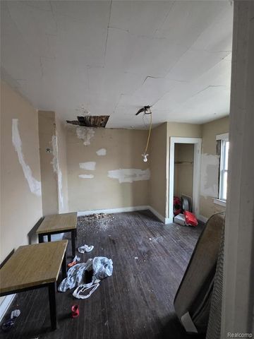 2575 Ashland Street, Detroit, MI 48215