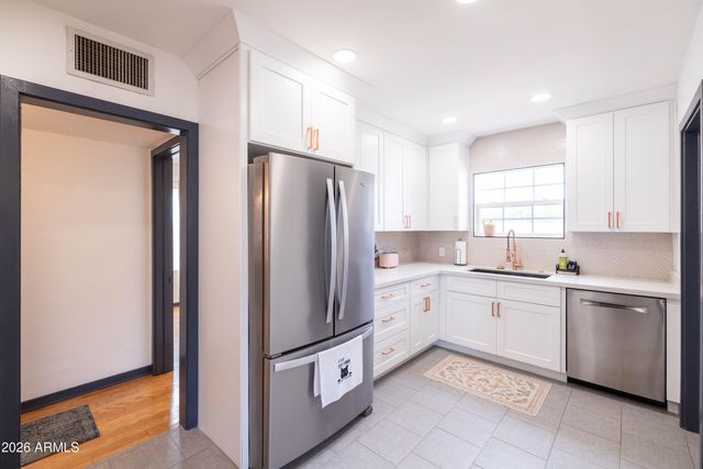 1222 E ALMERIA Road, Phoenix, AZ 85006