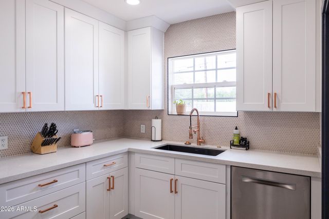 1222 E ALMERIA Road, Phoenix, AZ 85006