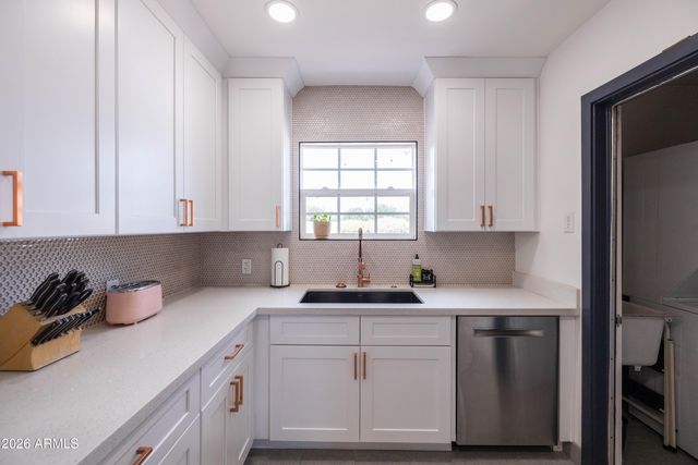 1222 E ALMERIA Road, Phoenix, AZ 85006