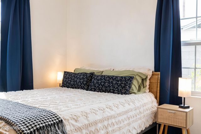 1222 E ALMERIA Road, Phoenix, AZ 85006