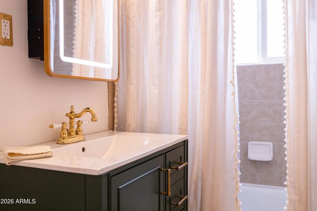 1222 E ALMERIA Road, Phoenix, AZ 85006