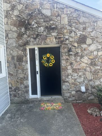 629 Rockwood Dr, Hermitage, TN 37076