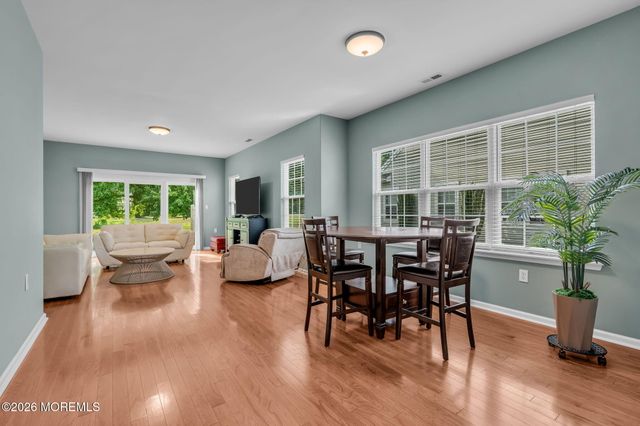 31 Provence Drive, Manchester, NJ 08759