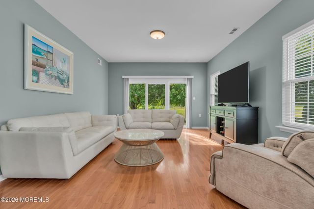 31 Provence Drive, Manchester, NJ 08759