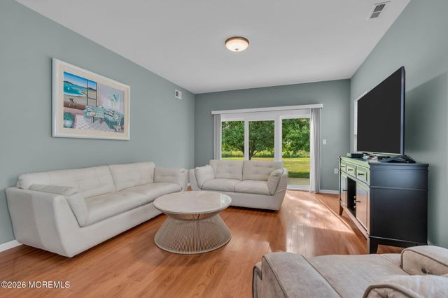 31 Provence Drive, Manchester, NJ 08759