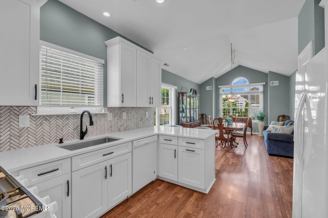 31 Provence Drive, Manchester, NJ 08759