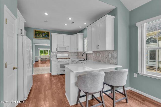 31 Provence Drive, Manchester, NJ 08759