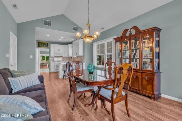 31 Provence Drive, Manchester, NJ 08759