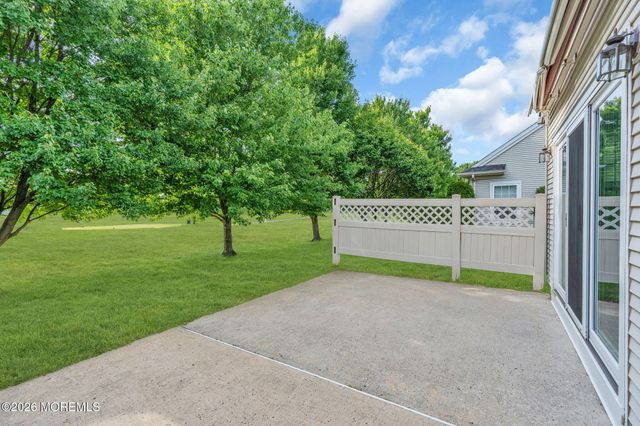 31 Provence Drive, Manchester, NJ 08759
