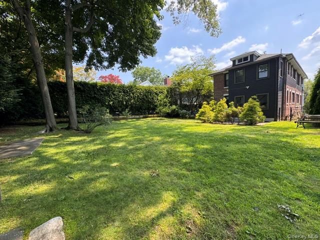 17 Grand Boulevard 1, Scarsdale, NY 10583