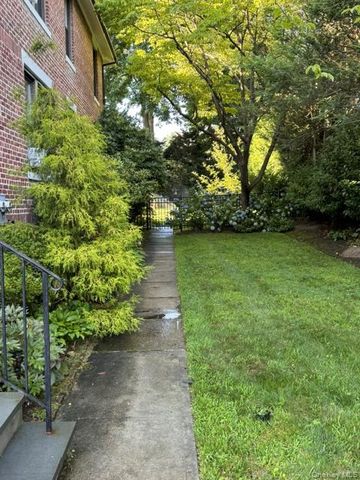 17 Grand Boulevard 1, Scarsdale, NY 10583