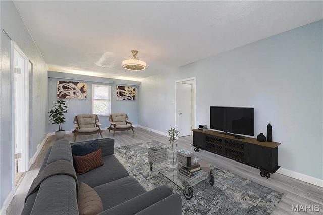 8257 Brenner Avenue, St Louis, MO 63114