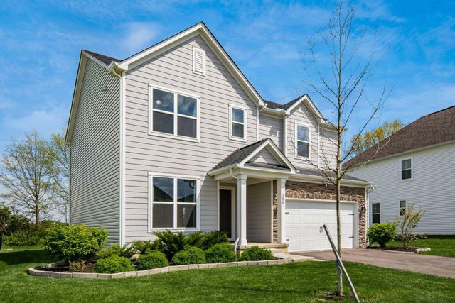 156 Silver Pine Lane, Lewis Center, OH 43035