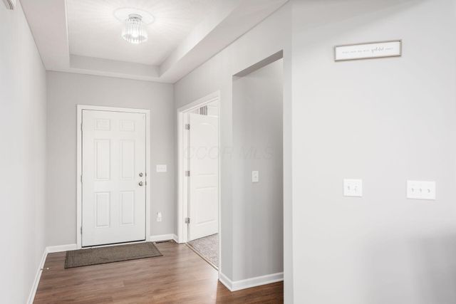 156 Silver Pine Lane, Lewis Center, OH 43035