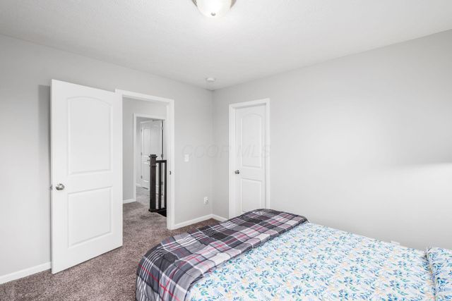 156 Silver Pine Lane, Lewis Center, OH 43035