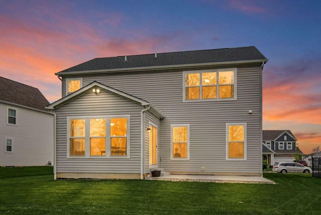 156 Silver Pine Lane, Lewis Center, OH 43035