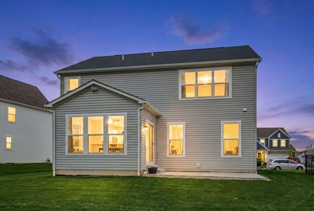 156 Silver Pine Lane, Lewis Center, OH 43035