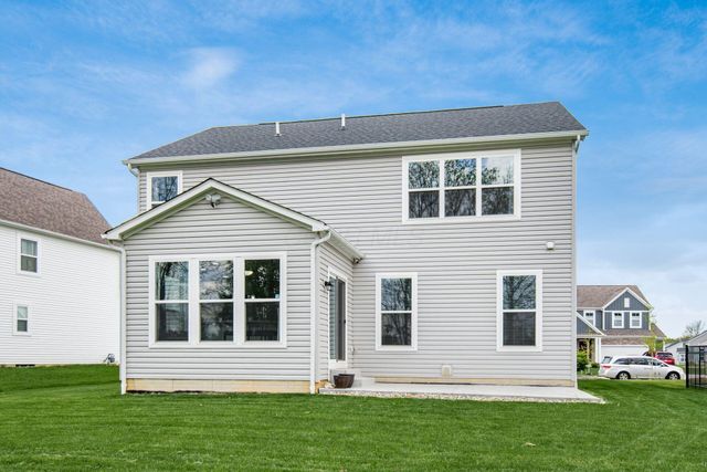156 Silver Pine Lane, Lewis Center, OH 43035