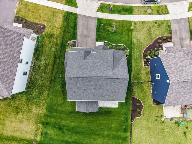 156 Silver Pine Lane, Lewis Center, OH 43035