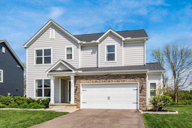 156 Silver Pine Lane, Lewis Center, OH 43035