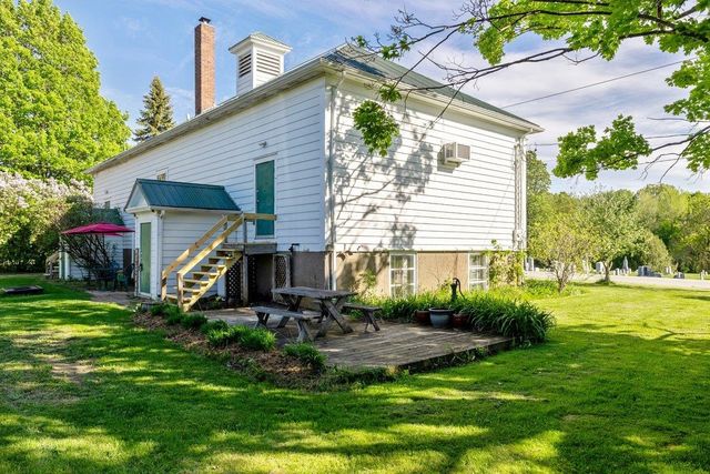 172 School Street, Isle La Motte, VT 05463
