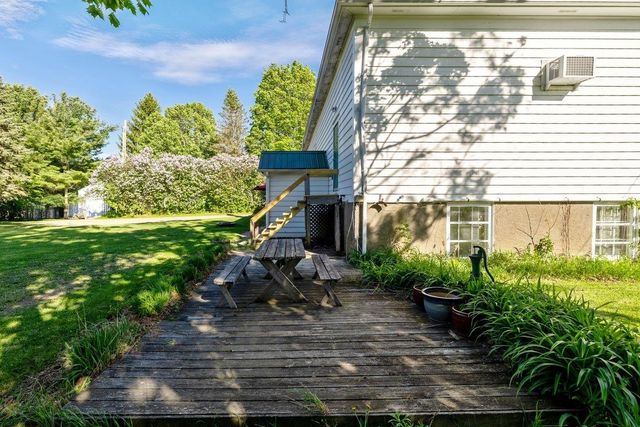 172 School Street, Isle La Motte, VT 05463