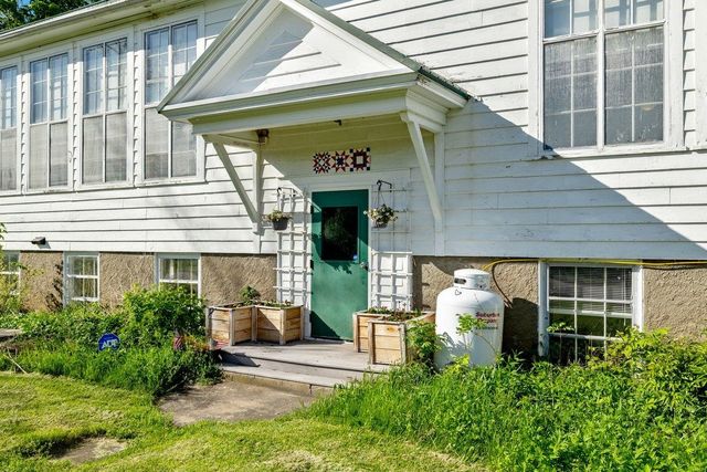 172 School Street, Isle La Motte, VT 05463