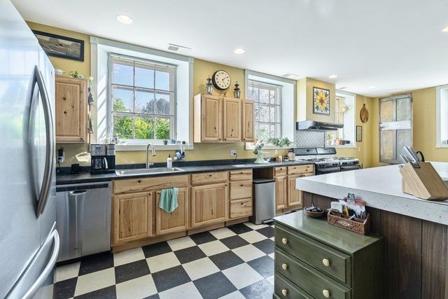 172 School Street, Isle La Motte, VT 05463