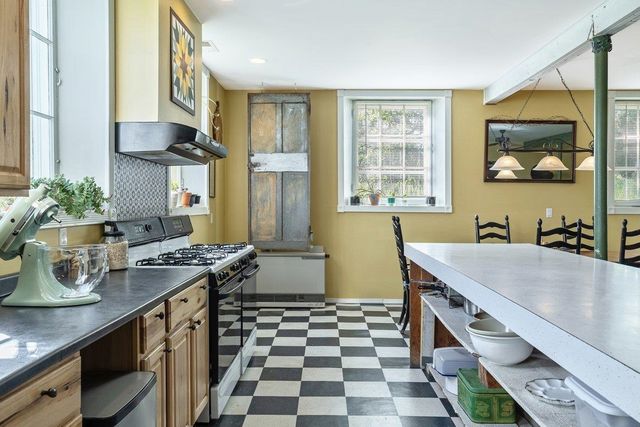 172 School Street, Isle La Motte, VT 05463