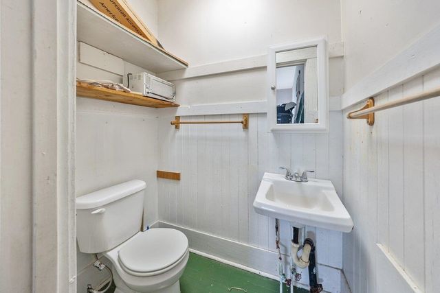 172 School Street, Isle La Motte, VT 05463