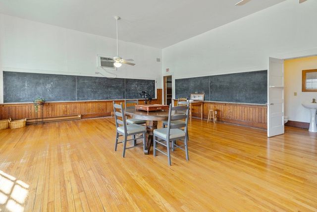 172 School Street, Isle La Motte, VT 05463