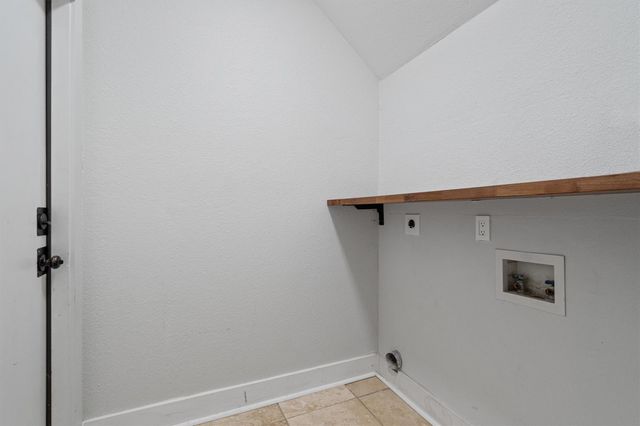 1203 Thackeray LN, Pflugerville, TX 78660