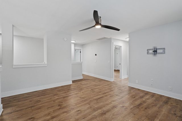 1203 Thackeray LN, Pflugerville, TX 78660