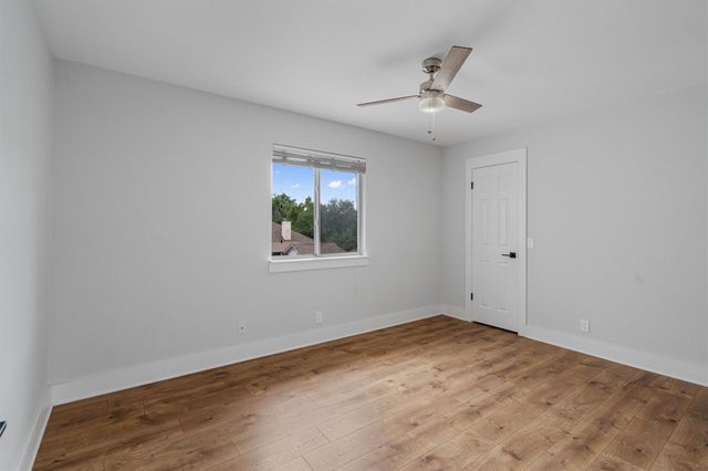 1203 Thackeray LN, Pflugerville, TX 78660