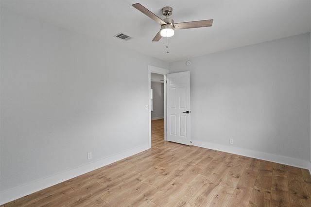 1203 Thackeray LN, Pflugerville, TX 78660