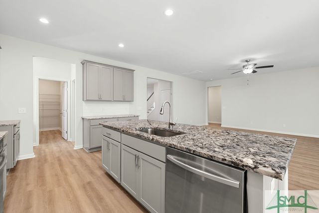 832 Highland Circle, Richmond Hill, GA 31324